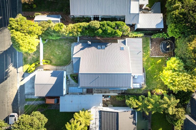 Photo of property in 21 Waikare Street, Karori, Wellington, 6012