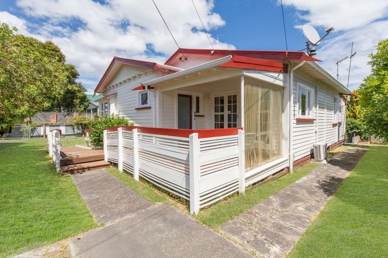 Photo of property in 3 Carlton Avenue, Gonville, Whanganui, 4501