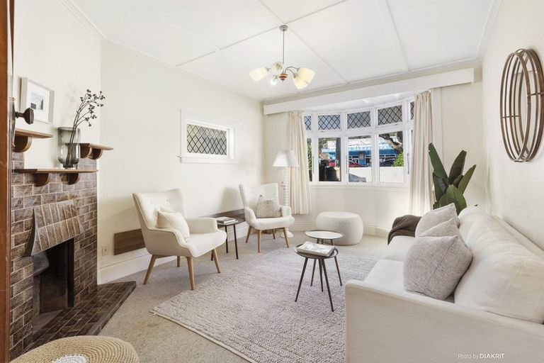 Photo of property in 354 The Parade, Island Bay, Wellington, 6023