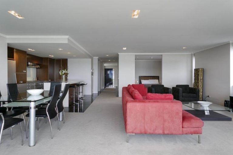 Photo of property in 3/225 Lake Terrace, Waipahihi, Taupo, 3330