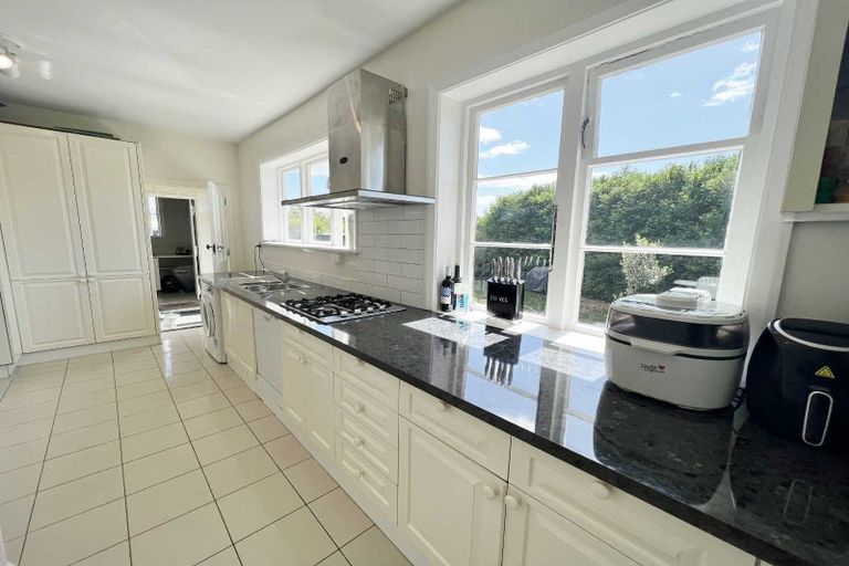 Photo of property in 6 Piko Crescent, Riccarton, Christchurch, 8041