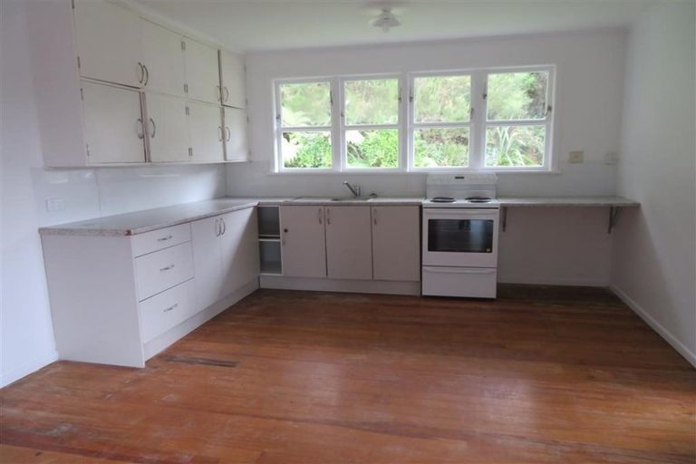 Photo of property in 19 Shackleton Grove, Stokes Valley, Lower Hutt, 5019