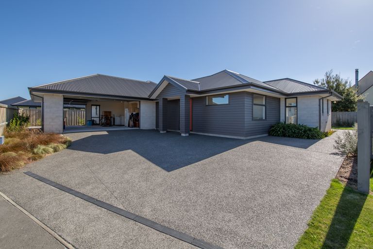 Photo of property in 12b Watkins Drive, Rangiora, 7400