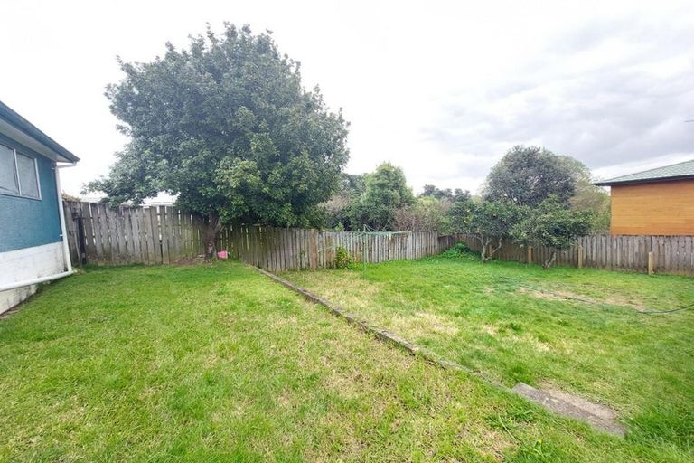 Photo of property in 56 Sherwood Avenue, Te Atatu South, Auckland, 0610