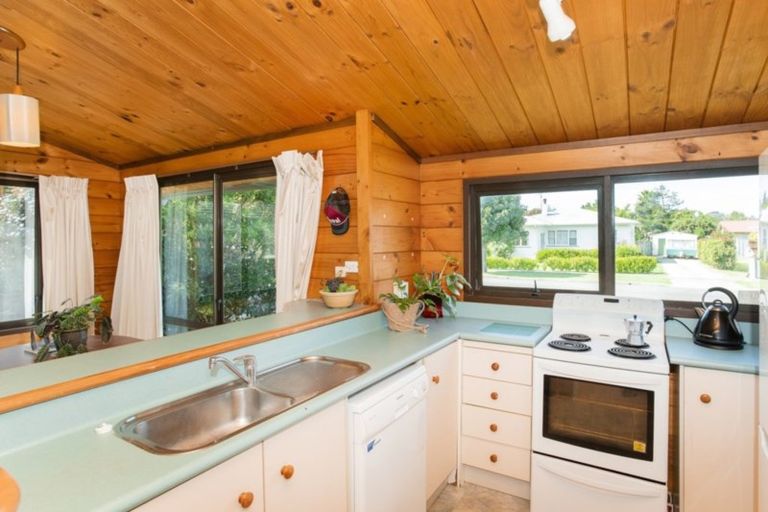 Photo of property in 12 Kelvin Street, Inner Kaiti, Gisborne, 4010