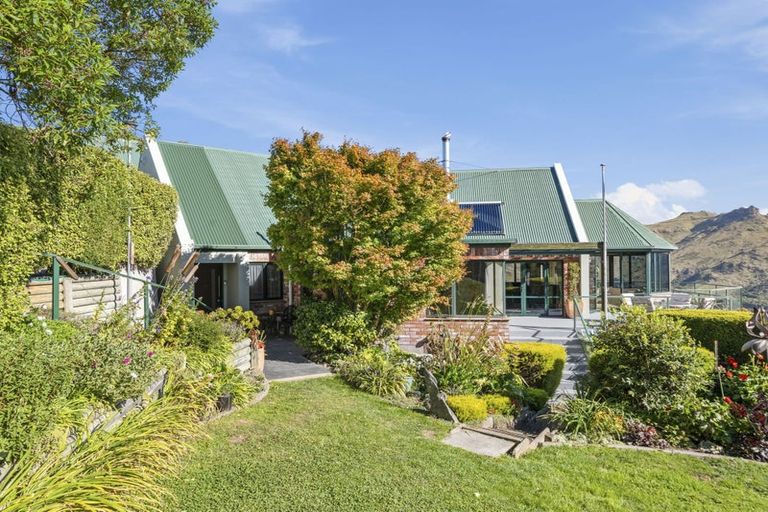 Photo of property in 18 Rockview Place, Mount Pleasant, Christchurch, 8081