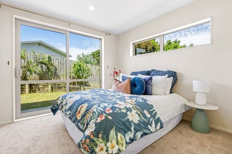Photo of property in 17 Limmer Place, Browns Bay, Auckland, 0632