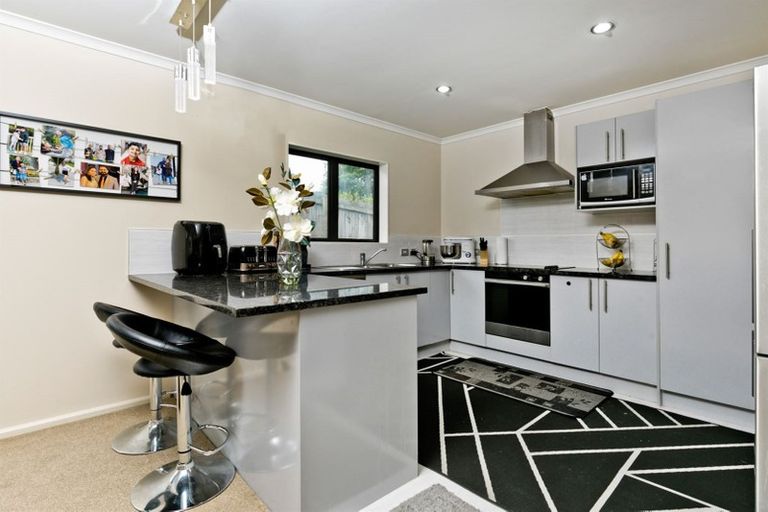 Photo of property in 84 Tiriwa Drive, Massey, Auckland, 0614