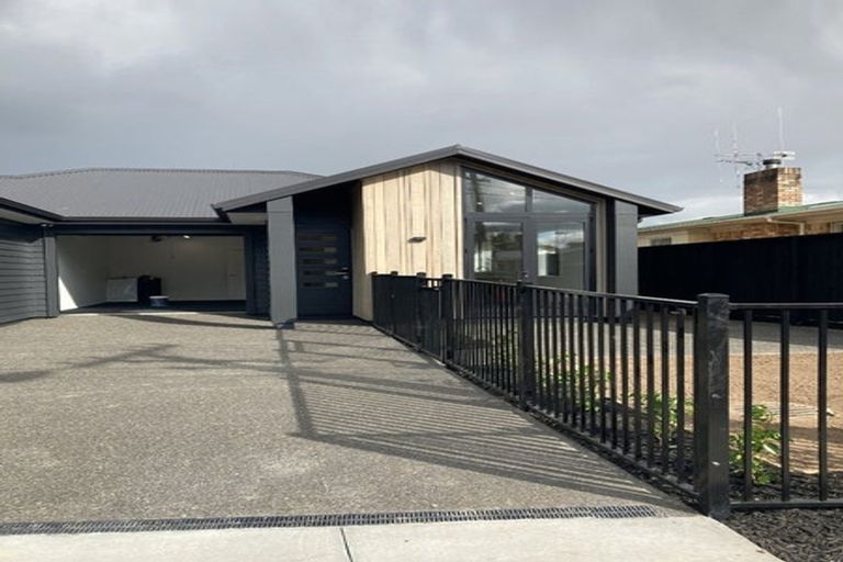 Photo of property in 4/17 Tudor Crescent, Chedworth, Hamilton, 3210