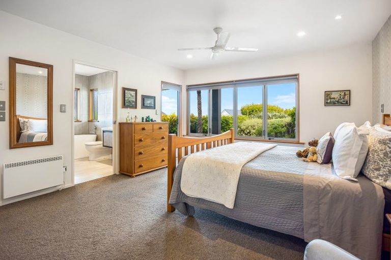 Photo of property in 78 Knights Road, Rothesay Bay, Auckland, 0630
