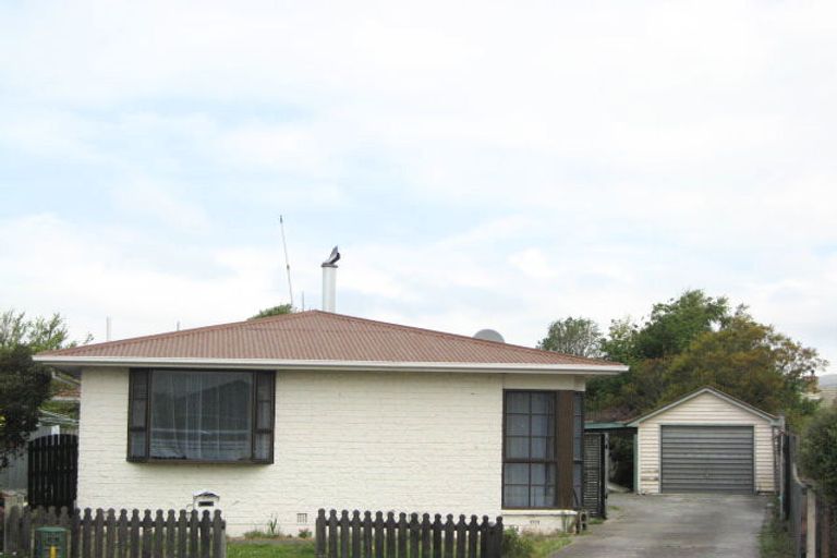 Photo of property in 17 Rosanna Place, Aranui, Christchurch, 8061