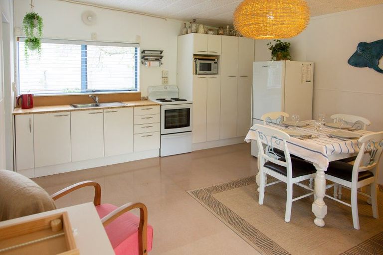 Photo of property in 21 Dawn Avenue, Hahei, Whitianga, 3591