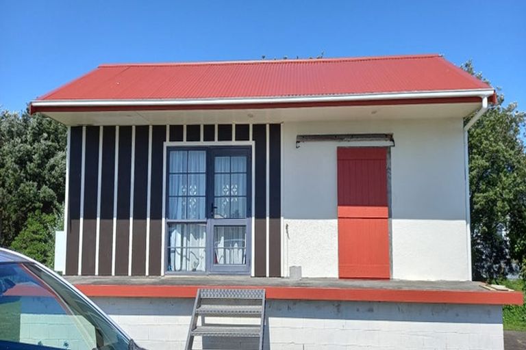 Photo of property in 59 Domett Street, Opunake, 4616