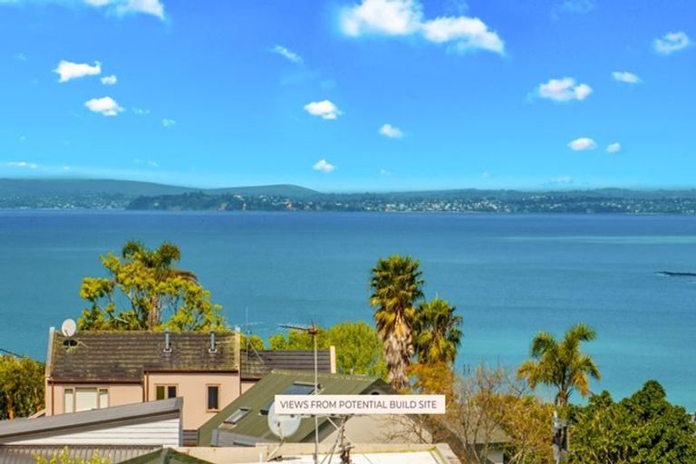 Photo of property in 6d Buisson Glade, West Harbour, Auckland, 0618