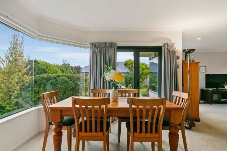 Photo of property in 32 Balmoral Drive, Hilltop, Taupo, 3330