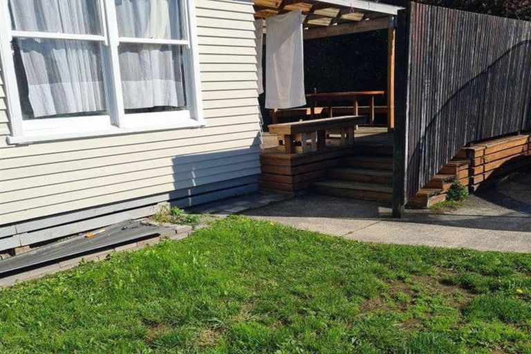 Photo of property in 1 Lee Place, Bader, Hamilton, 3206