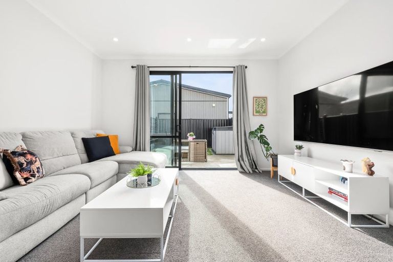 Photo of property in 9 Aston Crescent, Wallaceville, Upper Hutt, 5018