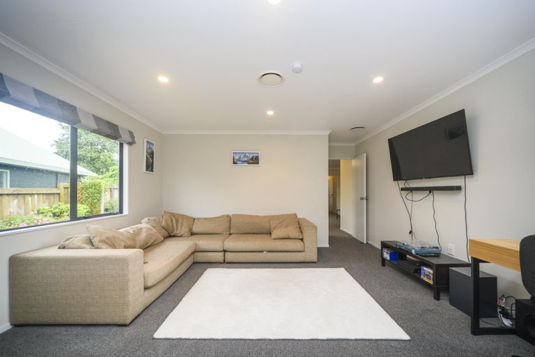 Photo of property in 3 Abby Road, Fitzherbert, Palmerston North, 4410