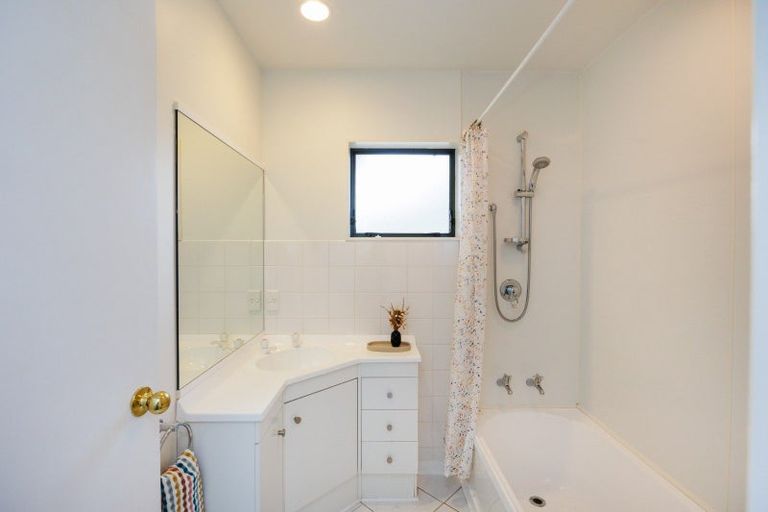 Photo of property in 127 Summerhill Drive, Fitzherbert, Palmerston North, 4410