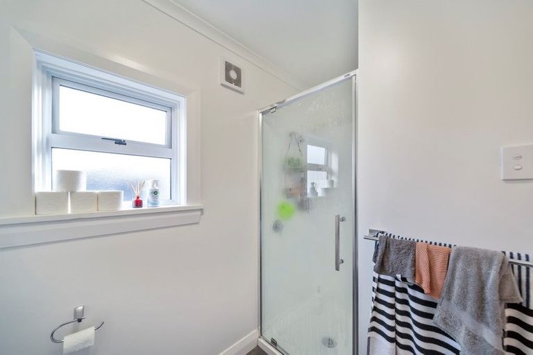 Photo of property in 240 Saint Aubyn Street, New Plymouth, 4310