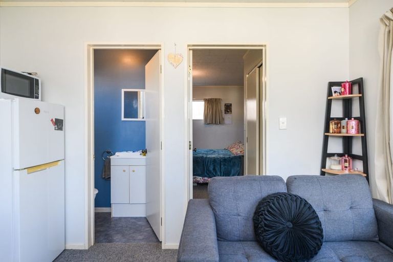 Photo of property in 6 Willowstream Grove, Cloverlea, Palmerston North, 4412