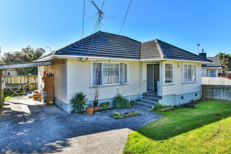 Photo of property in 42 Friedlanders Road, Manurewa, Auckland, 2102