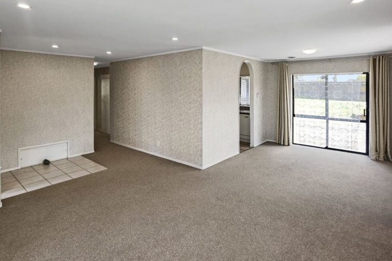 Photo of property in 6 Vesca Place, Golflands, Auckland, 2013