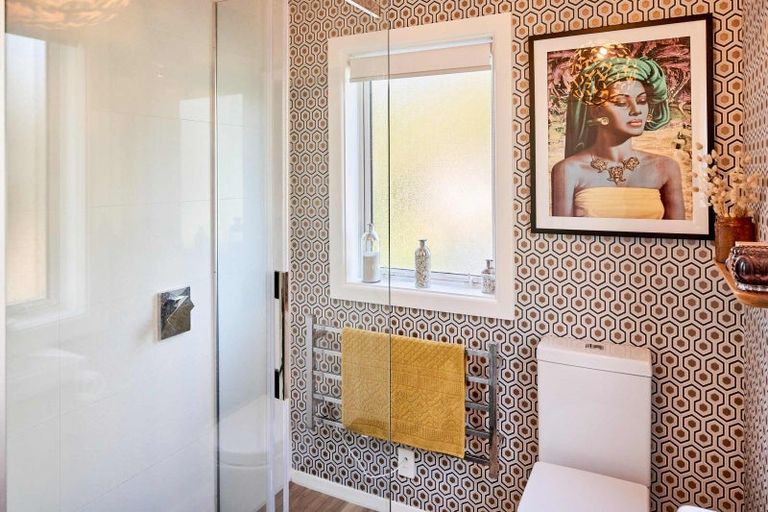 Photo of property in 147 Marine Parade, Eastbourne, Lower Hutt, 5013