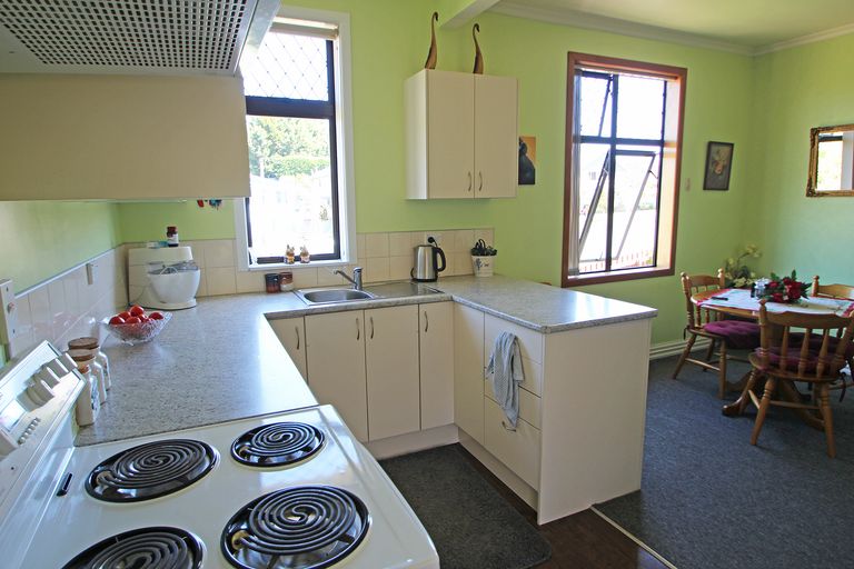 Photo of property in 15 Kelvin Street, South Hill, Oamaru, 9400