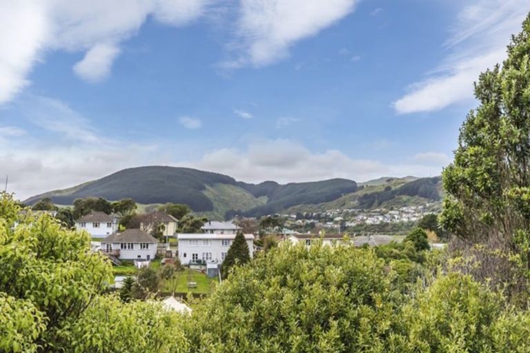 Photo of property in 11a Hillary Street, Tawa, Wellington, 5028