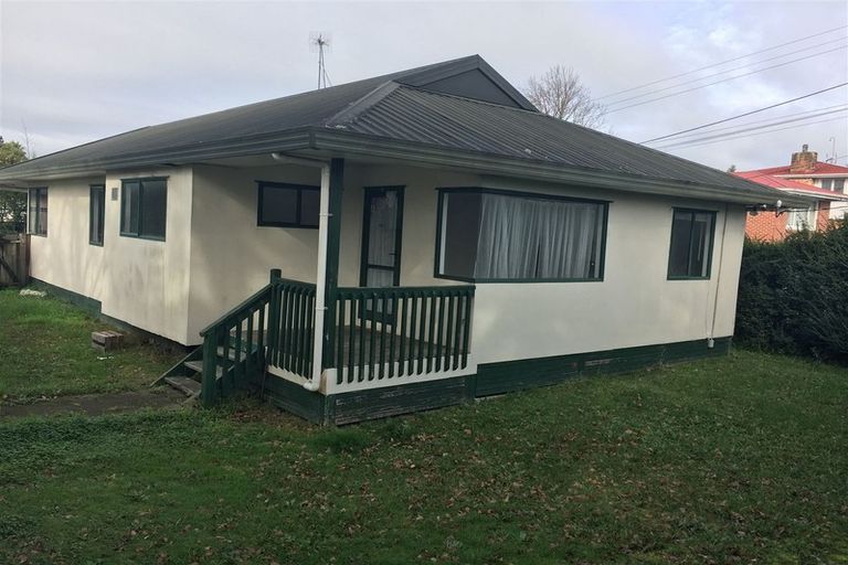 Photo of property in 16 Metcalfe Road, Ranui, Auckland, 0612