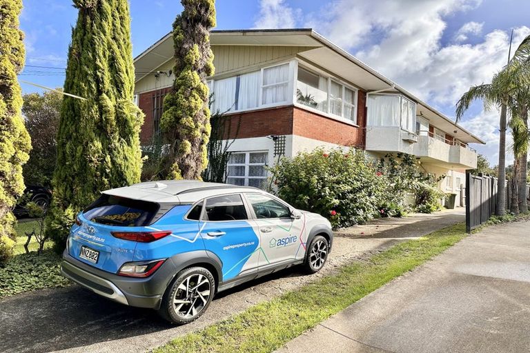 Photo of property in 13 Peter Terrace, Castor Bay, Auckland, 0620