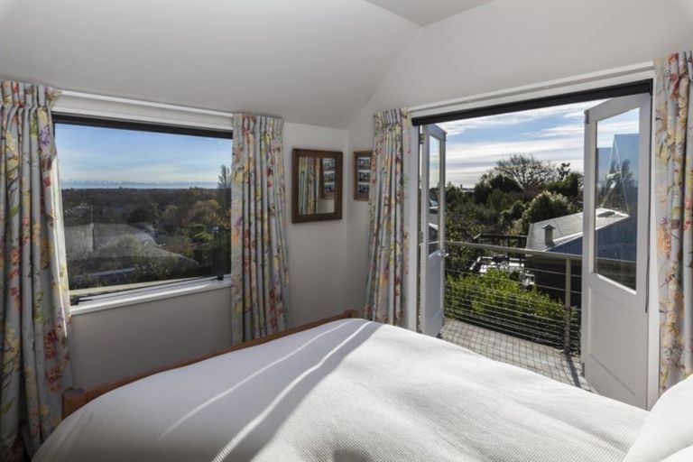 Photo of property in 8 Rhodesvale Terrace, Cashmere, Christchurch, 8022