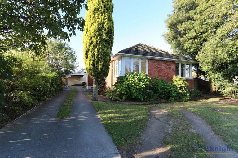 Photo of property in 28 Hillary Crescent, Upper Riccarton, Christchurch, 8041