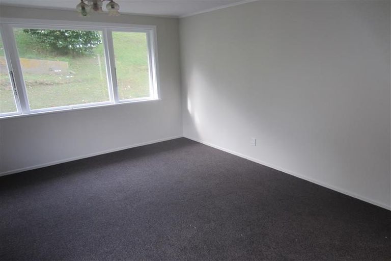 Photo of property in 208 Sievers Grove, Cannons Creek, Porirua, 5024