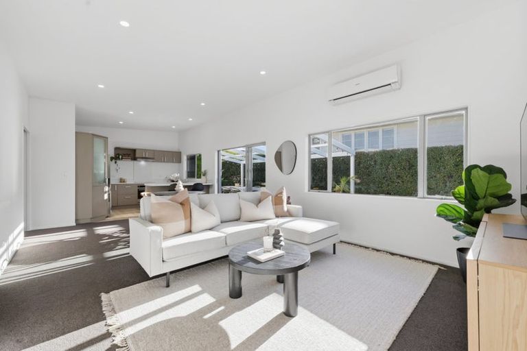 Photo of property in 106a Moa Road, Point Chevalier, Auckland, 1022
