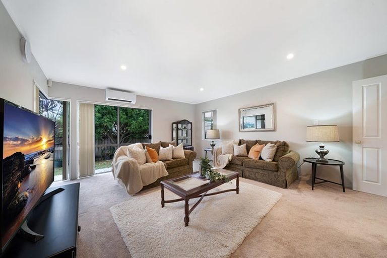 Photo of property in 50 Settlers Grove, Orewa, 0931