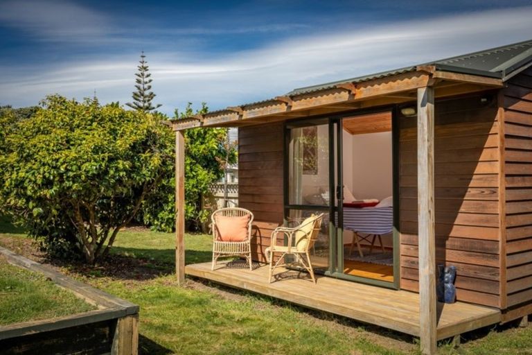 Photo of property in 4 Waimea Road, Waikanae Beach, Waikanae, 5036