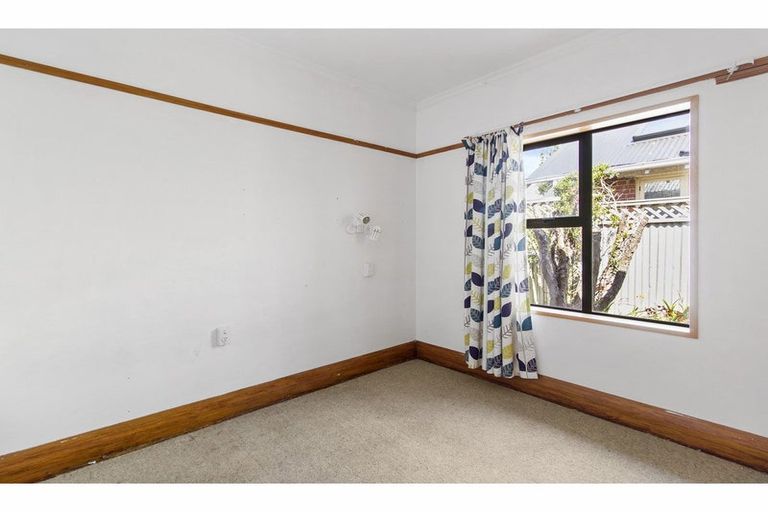 Photo of property in 2 Hertnon Street, West End, Timaru, 7910