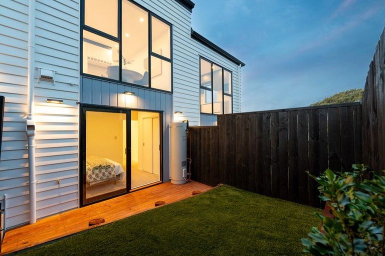 Photo of property in 3/14 Sabot Place, Massey, Auckland, 0614