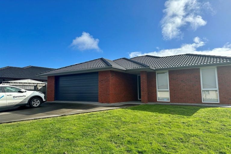 Photo of property in 37 Lake Drive, Tikipunga, Whangarei, 0112