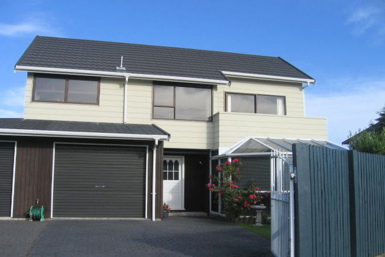 Photo of property in 1 Thurso Grove, Papakowhai, Porirua, 5024