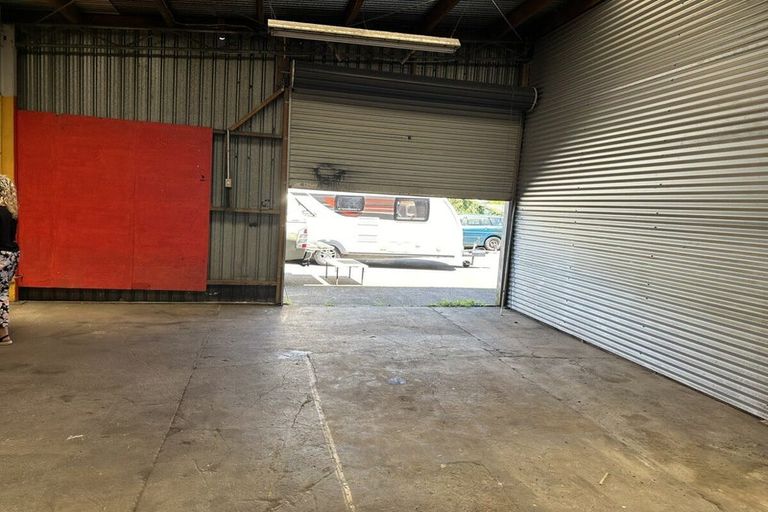 Photo of property in 2 Atiawa Street, Glen Avon, New Plymouth, 4312