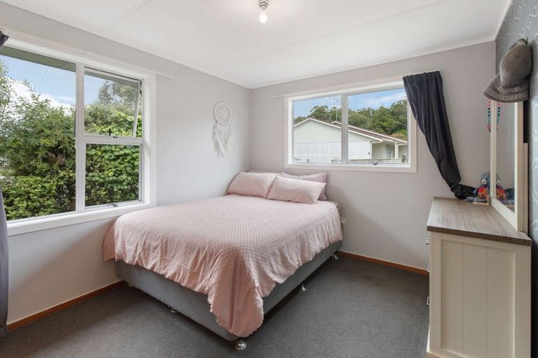Photo of property in 85 Riversdale Drive, Merrilands, New Plymouth, 4312