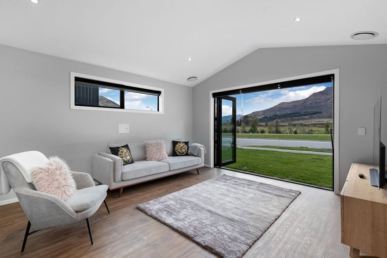 Photo of property in 21 Bannister Street, Jacks Point, Queenstown, 9371