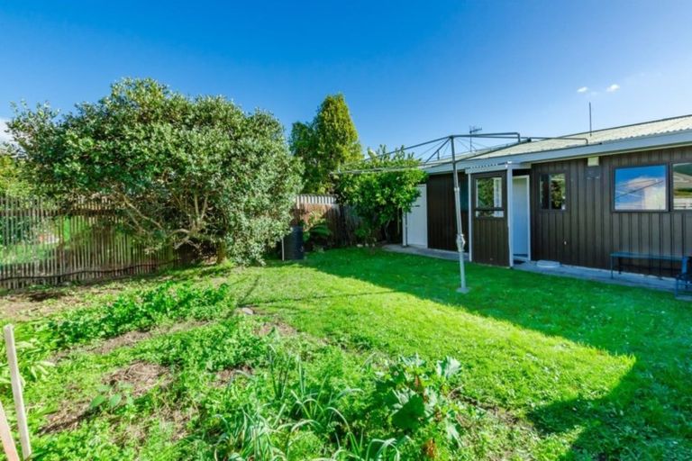 Photo of property in 70 Belvedere Avenue, Waikanae, 5036