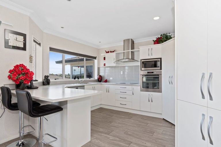 Photo of property in 15 Village Park Drive, Welcome Bay, Tauranga, 3112
