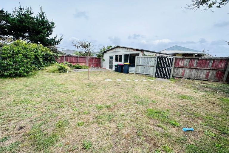 Photo of property in 17 Mafeking Street, New Brighton, Christchurch, 8061