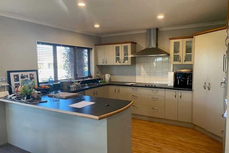 Photo of property in 2 Applecross Lane, Harewood, Christchurch, 8051