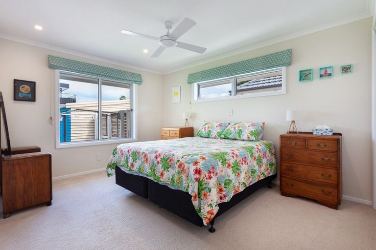 Photo of property in 8 Pitau Road, Mount Maunganui, 3116